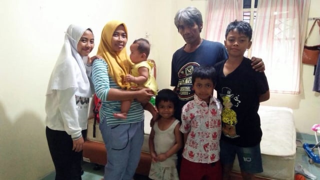 Keluarga Alvin dapat bantuan (Foto: Facebook.com/Ifan Ifani)