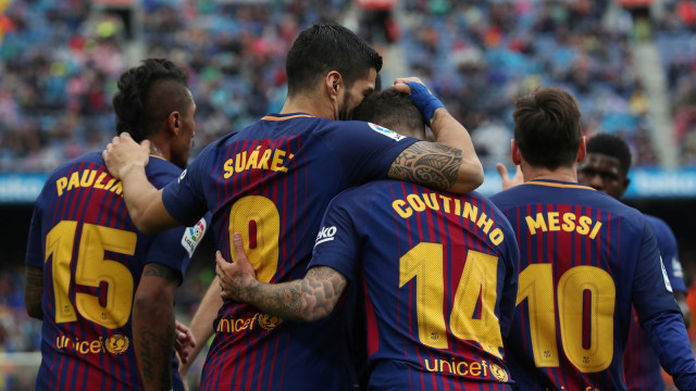 Selebrasi para pemain Barcelona. (Foto: Albert Gea/Reuters)