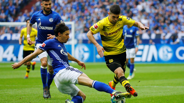 Schalke vs Dortmund. (Foto: Reuters//Leon Kuegeler)