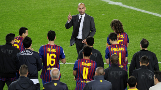 Josep Guardiola ketika melatih Barcelona. (Foto: JOSEP LAGO / AFP.)