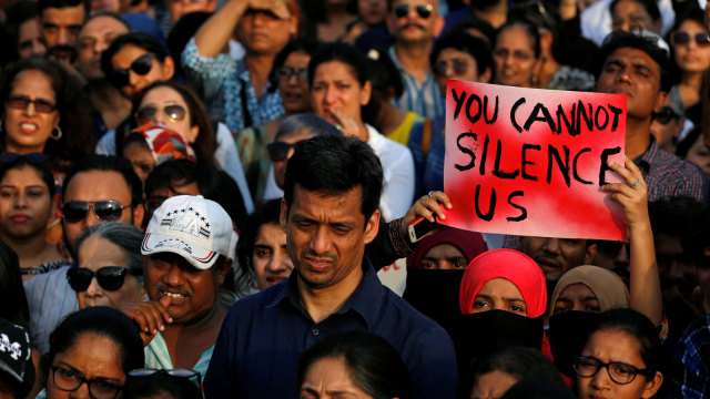 Aksi Protes perkosaan bocah di India. Foto: REUTERS/Adnan Abidi