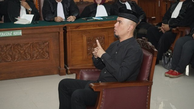 Sidang perdana Ahmad Dhani.