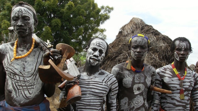 Suku Karo dengan body painting (Foto:  Flickr/Achilli Family)