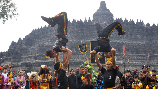 Pentas budaya Ruwat Rawat Borobudur (Foto:  ANTARA FOTO/Anis Efizudin)