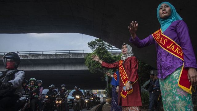 Polwan sambut Hari Kartini (Foto: ANTARA FOTO/ Aprillio Akbar)