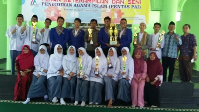 SMAN 2 Kota Cirebon Raih Juara Umum Pentas PAI 2018