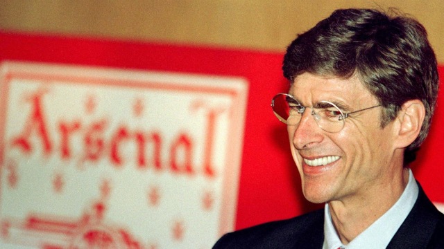 Wenger saat diperkenalkan sebagai manajer Arsenal. (Foto: Reuters/Ian Waldie)