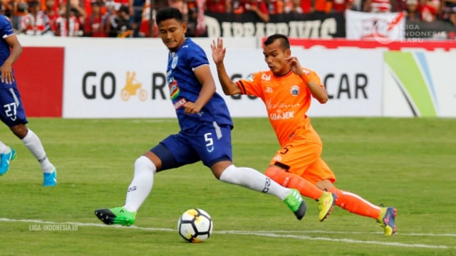 Duel di laga PSIS vs Persija (Foto: Liga Indonesia)
