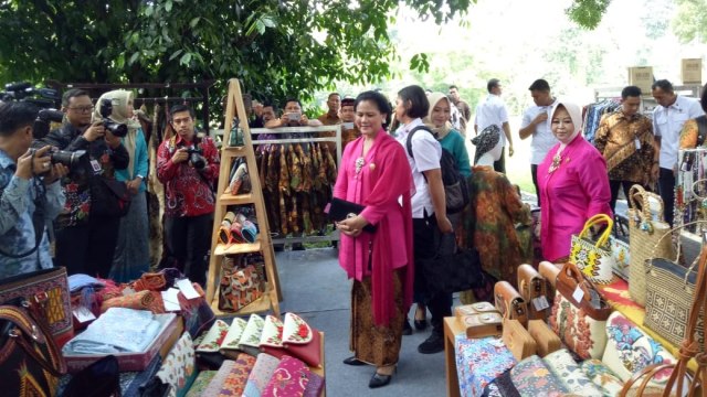 Gaya Iriana hingga Menteri Kabinet Berkebaya (Foto: Jihad Akbar/kumparan)