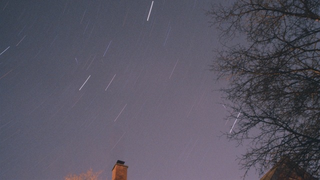 Hujan meteor lyrid. (Foto: Phillip Chee via Flickr)