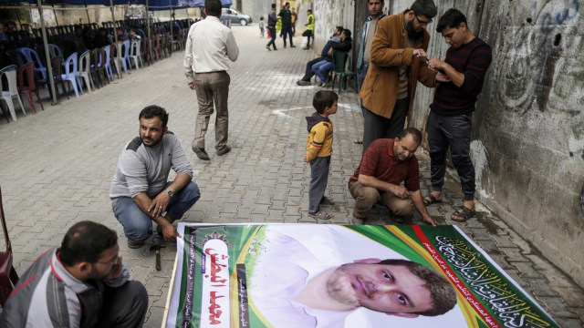Tragedi Fadi Mohammad al-Batsh. (Foto: AFP/Mahmud Hams)