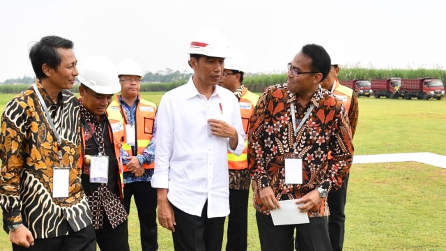 Jokowi tinjau Bandara JB Soedirman di Purbalingga (Foto:  Biro Pers Setpres/Laily Rachev )