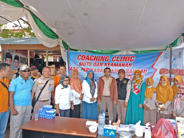 Menjaga Kelestarian Biota Laut dan kesegaran ikan, SKIPM Baubau Sosialisasi di Pasar Wameo