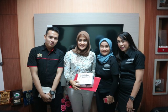 GINO FERUCI BRAGA HOTEL BERSAMA BANDUNG KUNAFE MENGAPRESIASI HARI KONSUMEN NASIONAL (1)