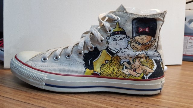 Custom painted Converse (Foto: Okke Nuraini Oscar)