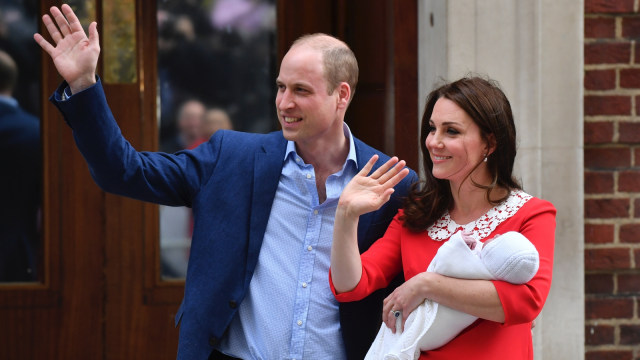 Pangeran William, Kate, dan Anak Ketiga Mereka. (Foto: AFP/Daniel Leal)