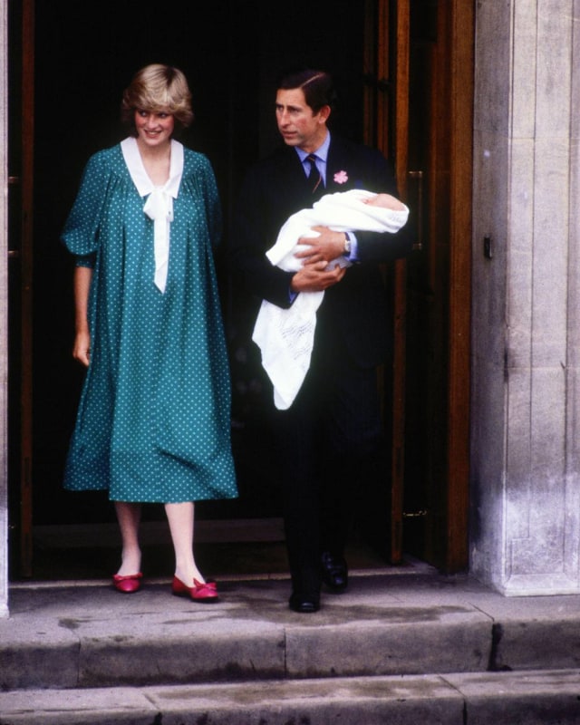 21 Juni 1982, pasca melahirkan Pangeran William. (Foto: princessdianaforever.com)