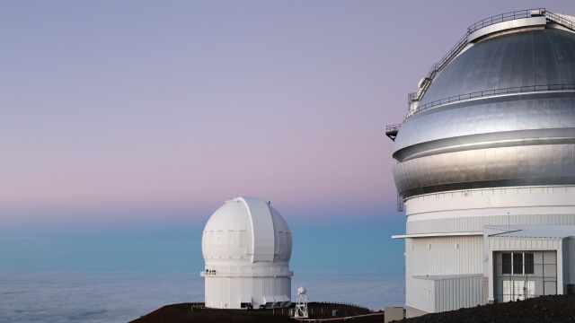 Teleskop Gemini di Hawaii. (Foto: Bob Linsdell via wikimedia commons.)