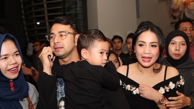 Raffi Ahmad, Nagita Slavina, dan Rafathar (Foto: Munady Widjaja)