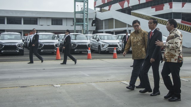 Ekspor perdana Mitsubishi Xpander. Foto: Antara/Aprilio Akbar