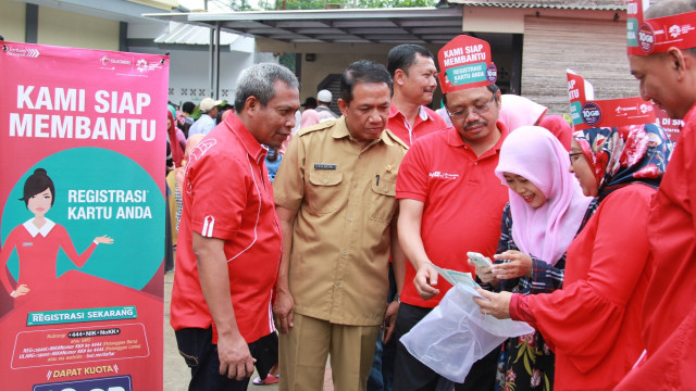 Posko registrasi SIM card Telkomsel di Bogor (Foto: Telkomsel)