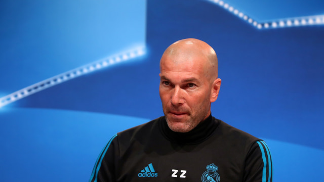 Zidane jelang laga vs Bayern. (Foto: REUTERS/Michael Dalder)