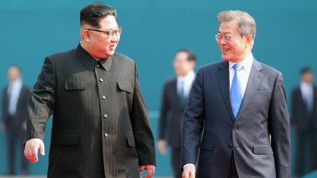 Pertemuan Kim Jong-un dan Moon Jae-in. (Foto: Korea Summit Press Pool/Pool via Reuters)