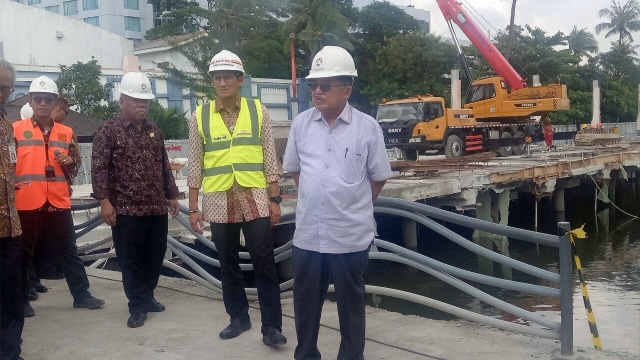 Jusuf Kalla dan Sandi tinjau venue Jetski di Ancol (Foto: Nadia Riso/kumparan)
