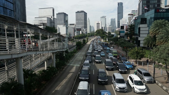 Macet arah Sudirman menuju Thamrin (Foto: Jamal Ramadhan/kumparan)