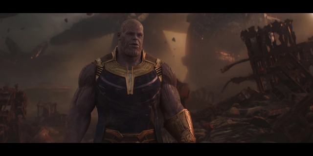 Thanos di tengah kekacauan yang dibuatnya (Foto: Marvel)