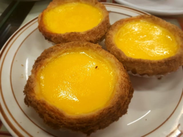 Egg tart favorit dan halal dari Chrisly Inn. (Foto: Rini Friastuti/kumparan)