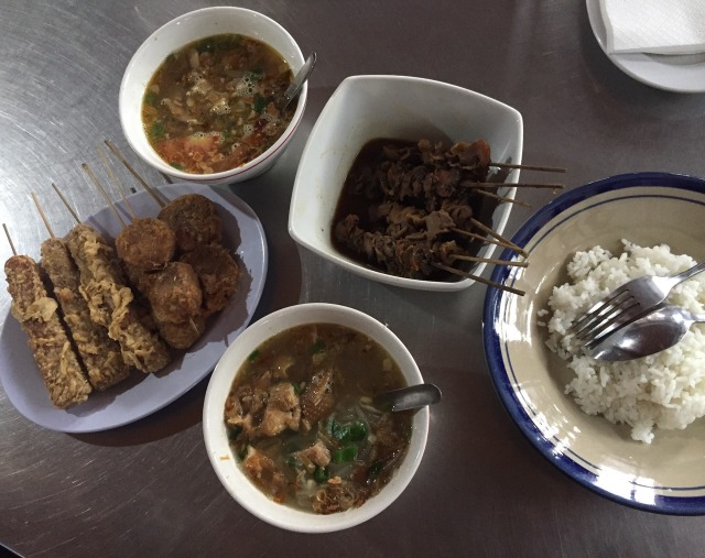 Soto Bangkong Semarang. (Foto: Kartika Pamujiningtyas/kumparan)