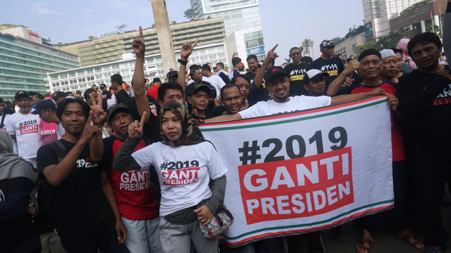 Aksi #2019GantiPresiden di CFD (Foto: Fanny Kusumawardhani/kumparan)
