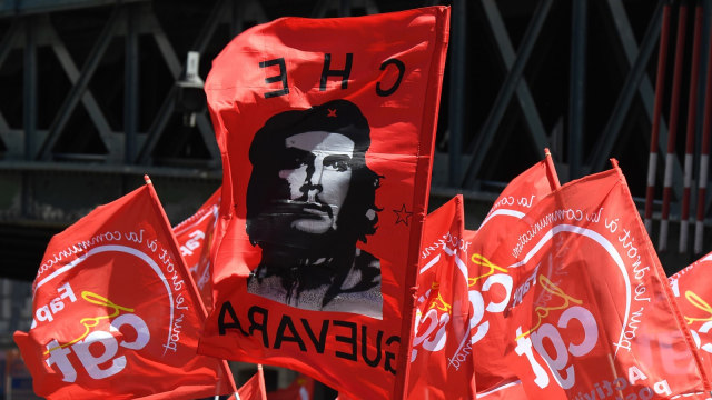 Bendera Che Guevara (Ilustrasi) (Foto: AFP/Boris Horvat)