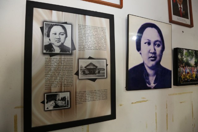 HARI PENDIDIKAN NASIONAL SEMANGAT DEWI SARTIKA MASIH MENYALA DI KAUTAMAN ISTRI