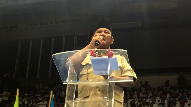 Prabowo bacakan pidato politik. (Foto: Fachrul Irwinsyah/kumparan)