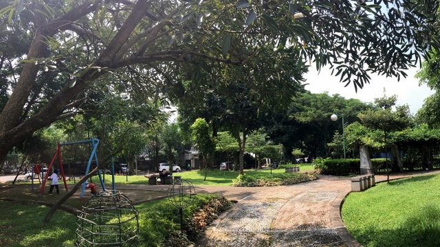 Arena bermain anak di Taman Mataram Putih (Foto: Helinsa Rasputri/kumparan)