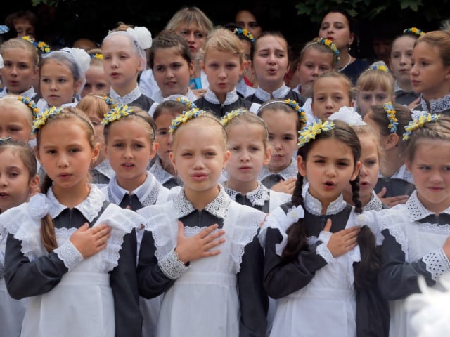Seragam di Ukraina (Foto: Efrem Lukatsky)