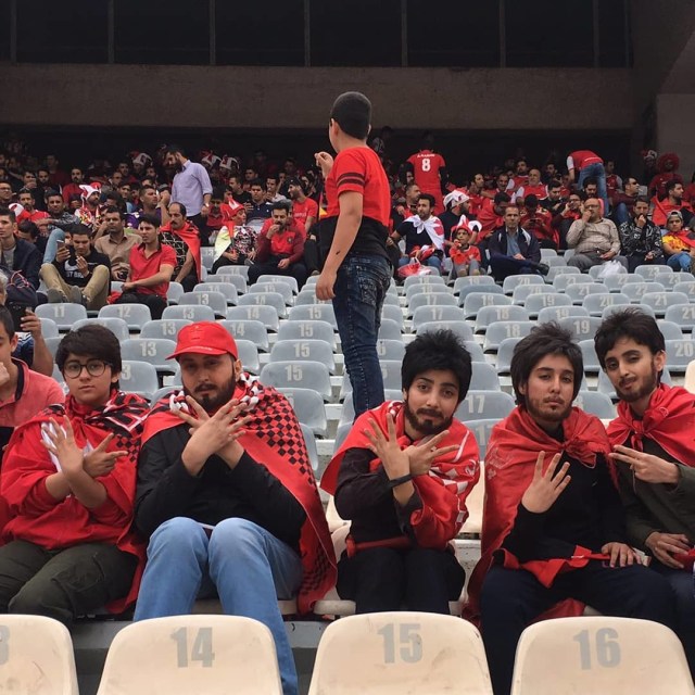 Penonton perempuan sepak bola Iran (Foto: Dok.Instagram @fari_perspolisi)