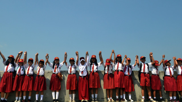 Siswa Sekolah Dasar di Jatigede (Foto: ANTARA FOTO/Agvi Firdaus)