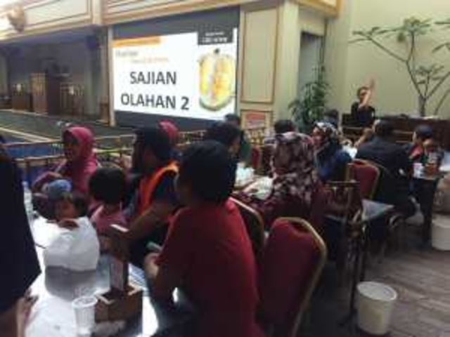 Hari ke-2 Festival Durian, pengunjung puas dengan menu dan pelayanan MYKO (2)