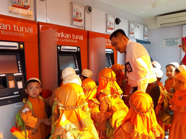 Rayakan Hardiknas, 1.500 Pelajar Ikuti Field Trip di Kantor Pelayanan BNI Kanwil Semarang