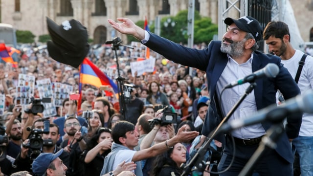 Pemimpin Oposisi Armenia Nikol Pashinyan (Foto: REUTERS/Gleb Garanich)