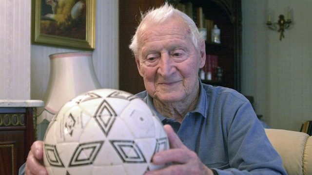 Lucien Laurent di usia 94 tahun. (Foto: AFP/Cyril Villemain)