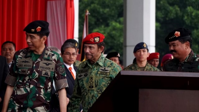 Jokowi dan Sultan Bolkiah kunjungi Mabes TNI. (Foto: Nugroho Sejati/kumparan)