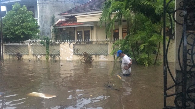 Banjir di Kalibata. (Foto: Dhini Hidayati/kumparan)