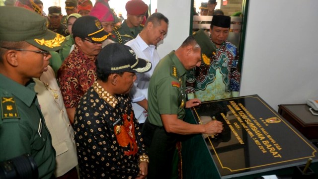 Kasad Jenderal TNI Mulyono, di Sumbawa. (Foto: Dok. TNI AD)