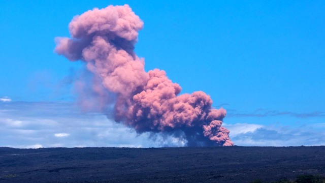 Letusan Gunung Kilauea, Hawaii. (Foto: Reuters/Janice Wei)