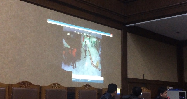 KPK perlihatkan Rekaman CCTV Fredrich Yunadi. (Foto: Kelik Wahyu Nugroho/kumparan)