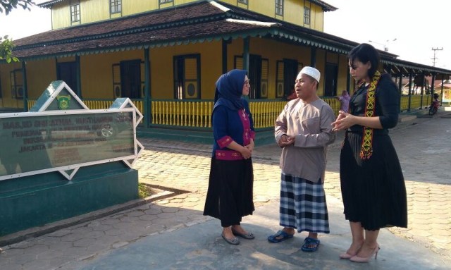 Kampung Tenun, Hetifah Kenalkan Kekayaan Tenun Samarinda dan Masjid Bersejarah (1)